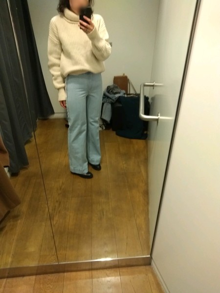 Les Parisiennes de Mamansnet: Blue Stockings are Back in Fashion