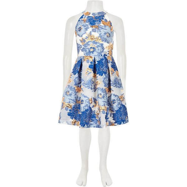 What can DD wear under this  dress - crop top/bralet?
