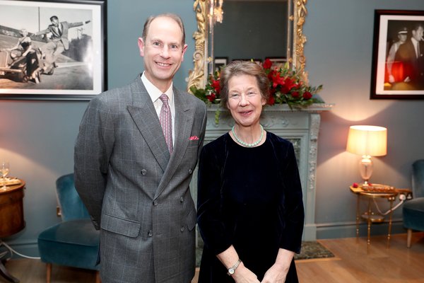Royal style & gossip: make every day Tiara Tuesday!