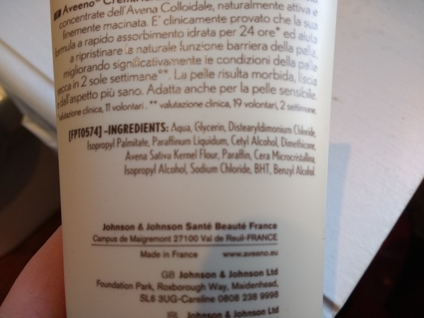 Aveeno daily moisturising lotion - does it smells faintly of urine?