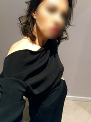 Les Parisiennes de Mamansnet: Blue Stockings are Back in Fashion