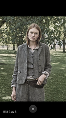 Les Parisiennes de Mamansnet: Blue Stockings are Back in Fashion