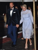 Royal style & gossip: the Middletonian, the Marklesque and the Maximal!