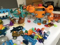Can anyone help? Octonaut toys!