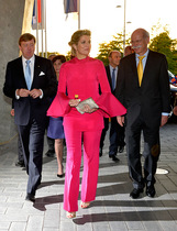 Royal style & gossip: make every day Tiara Tuesday!