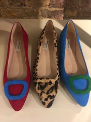 Les Parisiennes de Mamansnet: Blue Stockings are Back in Fashion