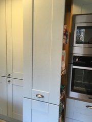 Has anyone got a DIY Kitchens 150mm pullout with a shaker style door?