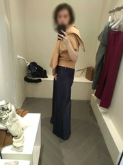 Les Parisiennes de Mamansnet: Blue Stockings are Back in Fashion