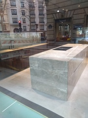 Les Parisiennes de Mamansnet: Blue Stockings are Back in Fashion