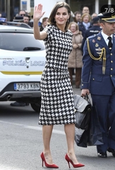 Royal style & gossip: Megs goes mad in Morocco, Kate keeps cool in Kensington