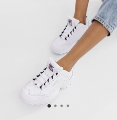 Trainers with jeans - fastening