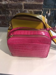 Les Parisiennes de Mamansnet: Blue Stockings are Back in Fashion