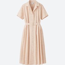 Les Parisiennes de Mamansnet: Blue Stockings are Back in Fashion