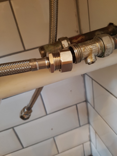 New taps and flexi hose connectors