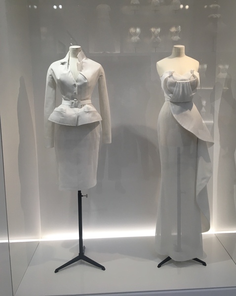 Les Parisiennes des Mamansnet: See life in pink, but do not wear it!