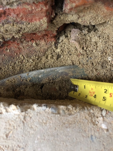 Retrofit damp course
