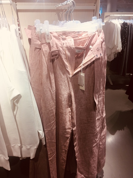 Les Parisiennes des Mamansnet: See life in pink, but do not wear it!