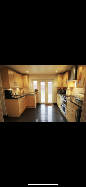 Tall kitchen units next to hob  - will it be to cramped?
