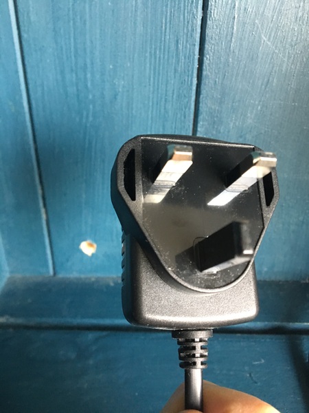 Stupid question re changing plug on lamp
