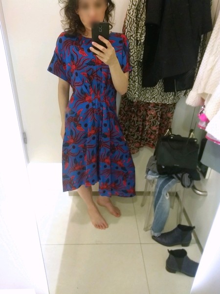 Les Parisiennes de Mamansnet: Blue Stockings are Back in Fashion