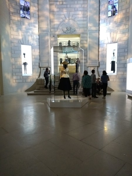 Les Parisiennes des Mamansnet: See life in pink, but do not wear it!