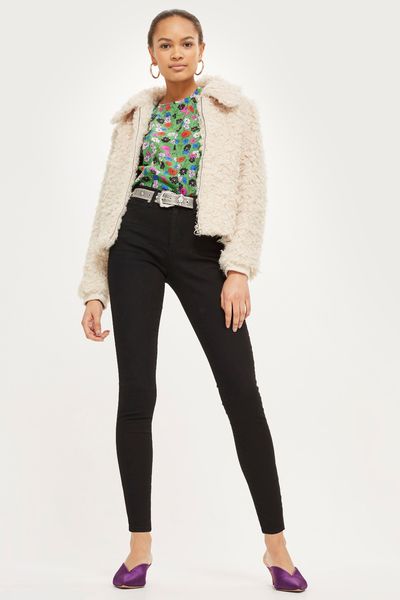 Can anyone find this green top?