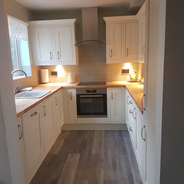 Please show me your lovely kitchens so I can get some inspiration??!!