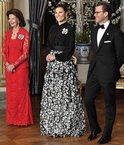 Royal style & gossip: while Meghan's away, will Kate play?