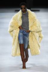 Les Parisiennes de Mamansnet: Blue Stockings are Back in Fashion