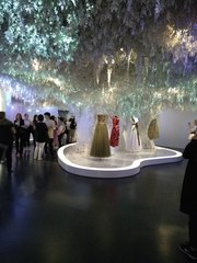 Les Parisiennes des Mamansnet: See life in pink, but do not wear it!