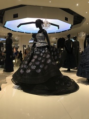 Les Parisiennes des Mamansnet: See life in pink, but do not wear it!