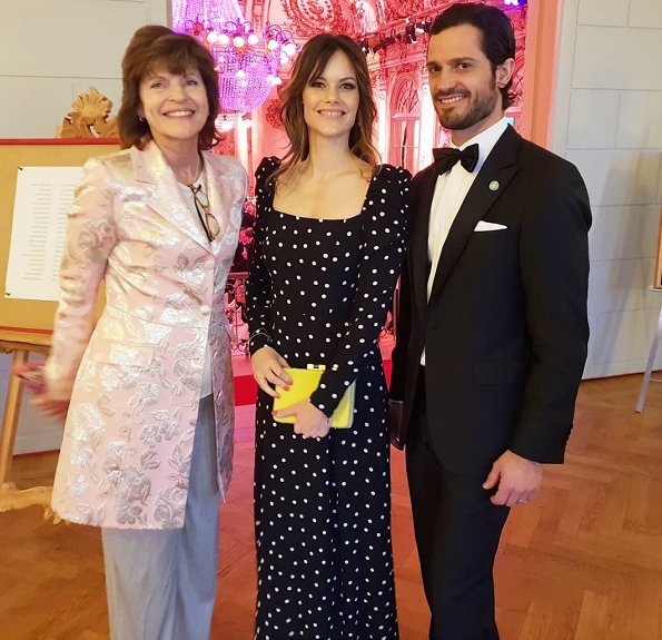 Royal style & gossip: hairbands and birth plans