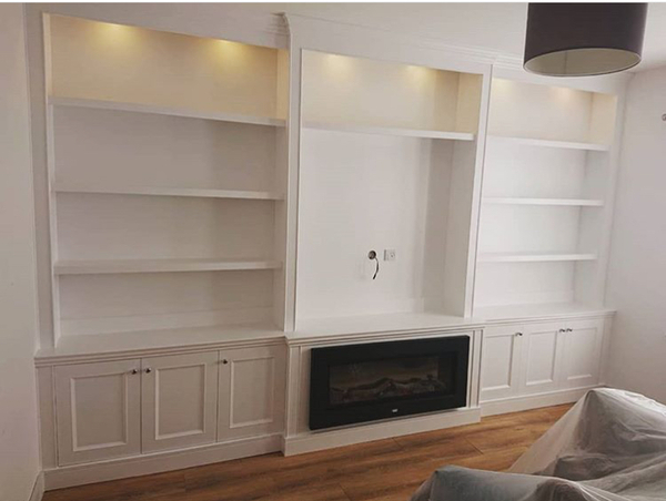 Can you show me your livingroom paint and shelving colour combos, please?