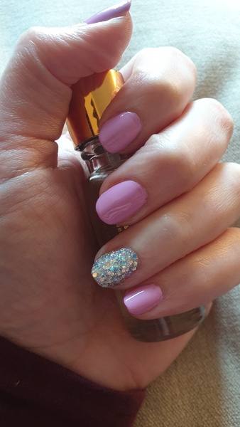 What colours do you have on your nails?