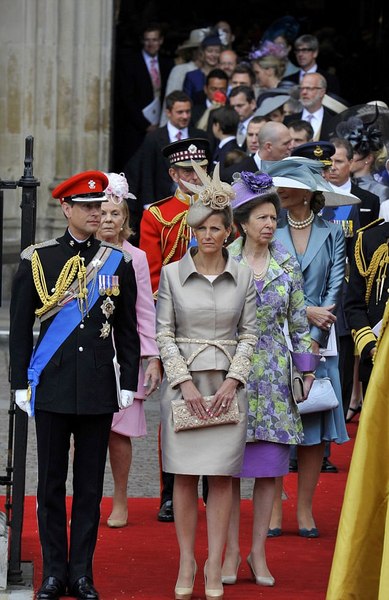 Royal style & gossip: now where's that baby??