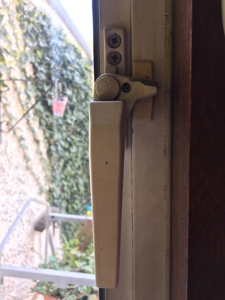 Window latch - how to open?