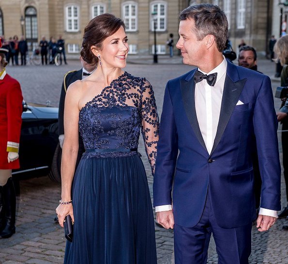 Royal style & gossip: now where's that baby??