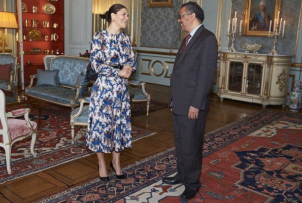 Royal style & gossip: hairbands and birth plans