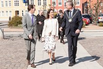 Royal style & gossip: don't be fooled by the rocks that they've got, they're still Katie/Leti/Maxi from the block