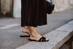 Les Parisiennes des Mamansnet: See life in pink, but do not wear it!