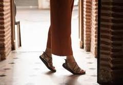 Les Parisiennes des Mamansnet: See life in pink, but do not wear it!