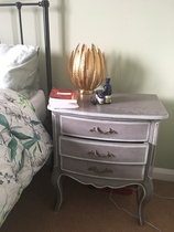 Vintage bedroom, what changes do I need to pull it together?