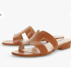 Les Parisiennes des Mamansnet: See life in pink, but do not wear it!