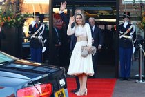 Royal style & gossip: hairbands and birth plans