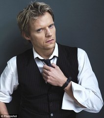 Can we have a thread of phwoar?!