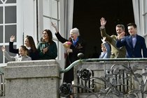 Royal style & gossip: hairbands and birth plans