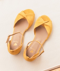 Les Parisiennes des Mamansnet: See life in pink, but do not wear it!