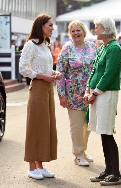 Royal style & gossip: summer is coming, tiaras better be too!
