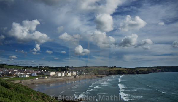 Does anyone know Tenby beaches well...