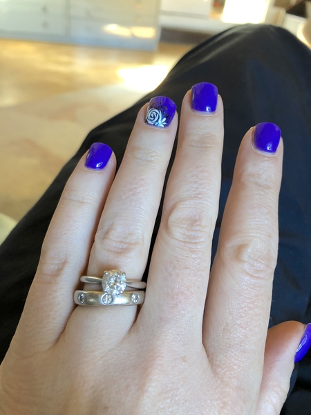 Please show me your wedding rings